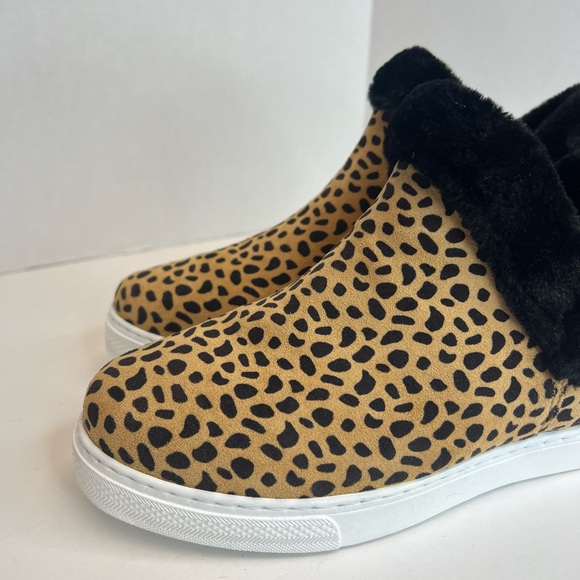 Rouge Helium Womens Faux Fur Trimmed Ankle Booties Sz 8.5M Tried on only NWOB - Picture 10 of 15